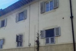 PRESSI VAIANO IN VILLA STORICA AMPIO APPARTAMENTO