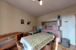 9 (10209)