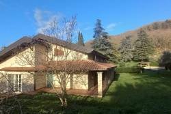 SOFIGNANO SPLENDIDA VILLA DI 450 MQ CON PISCINA