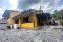 TERRIGOLI VILLA ANGOLARE DI 150 MQ CON AMPIO GIARDINO