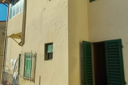 ⭐ VAIANO TERRATETTO CON TERRAZZA ABITABILE, CANTINA E GARAGE
