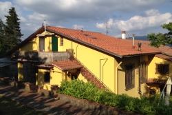 SCHIGNANO 3 VANI RISTRUTTURATO CONTESTO UNICO