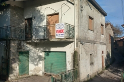 LUCIANA TERRATETTO ANGOLARE CON ESTERNO SOFFITTA E GARAGE