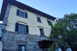 CARMIGNANELLO TERRATETTO 210 MQ CON ESTERNO E GARAGE